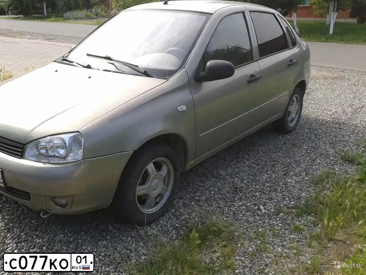 Фото автомобиля LADA 1118 KALINA, 2005 — госномер С077КО01. Цвет: СЕРО-БЕЖЕВЫЙ
