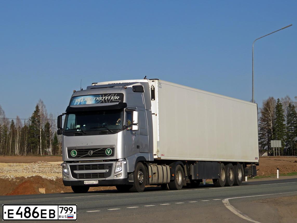 Фото автомобиля VOLVO SERIE FH /4X2/, 2013 — госномер Е486ЕВ799. Цвет: Серебристый