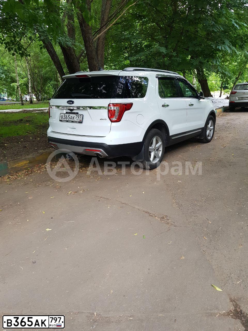Фото автомобиля FORD EXPLORER, 2017 — госномер В365АК797. Цвет: Белый