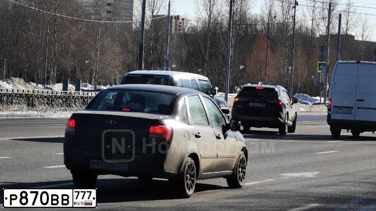 Фото автомобиля LADA 2190 GRANTA, 2014 — госномер Р870ВВ777. Цвет: СИНЕ-ЧЕРНЫЙ