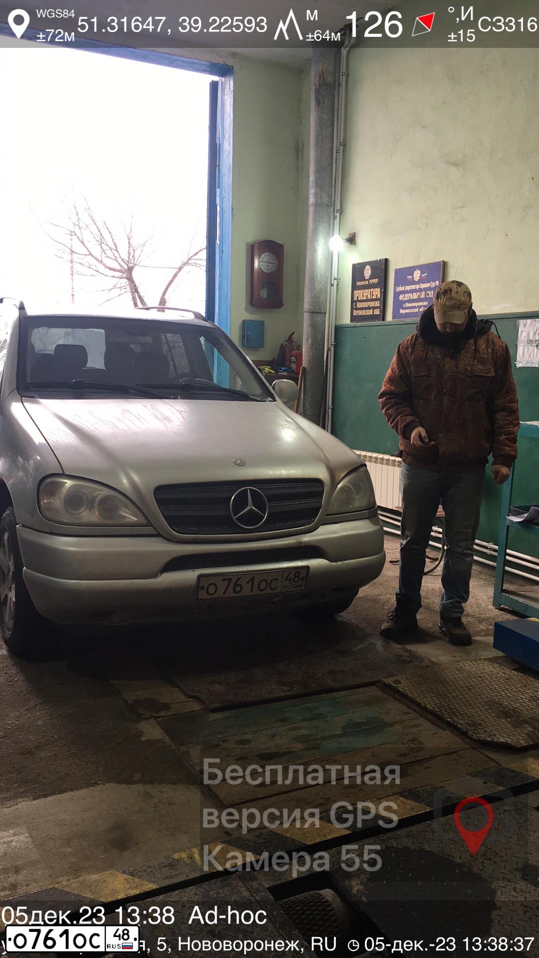 Фото автомобиля MERCEDES M-KLASSE, 2000 — госномер О761ОС48. Цвет: Серебристый