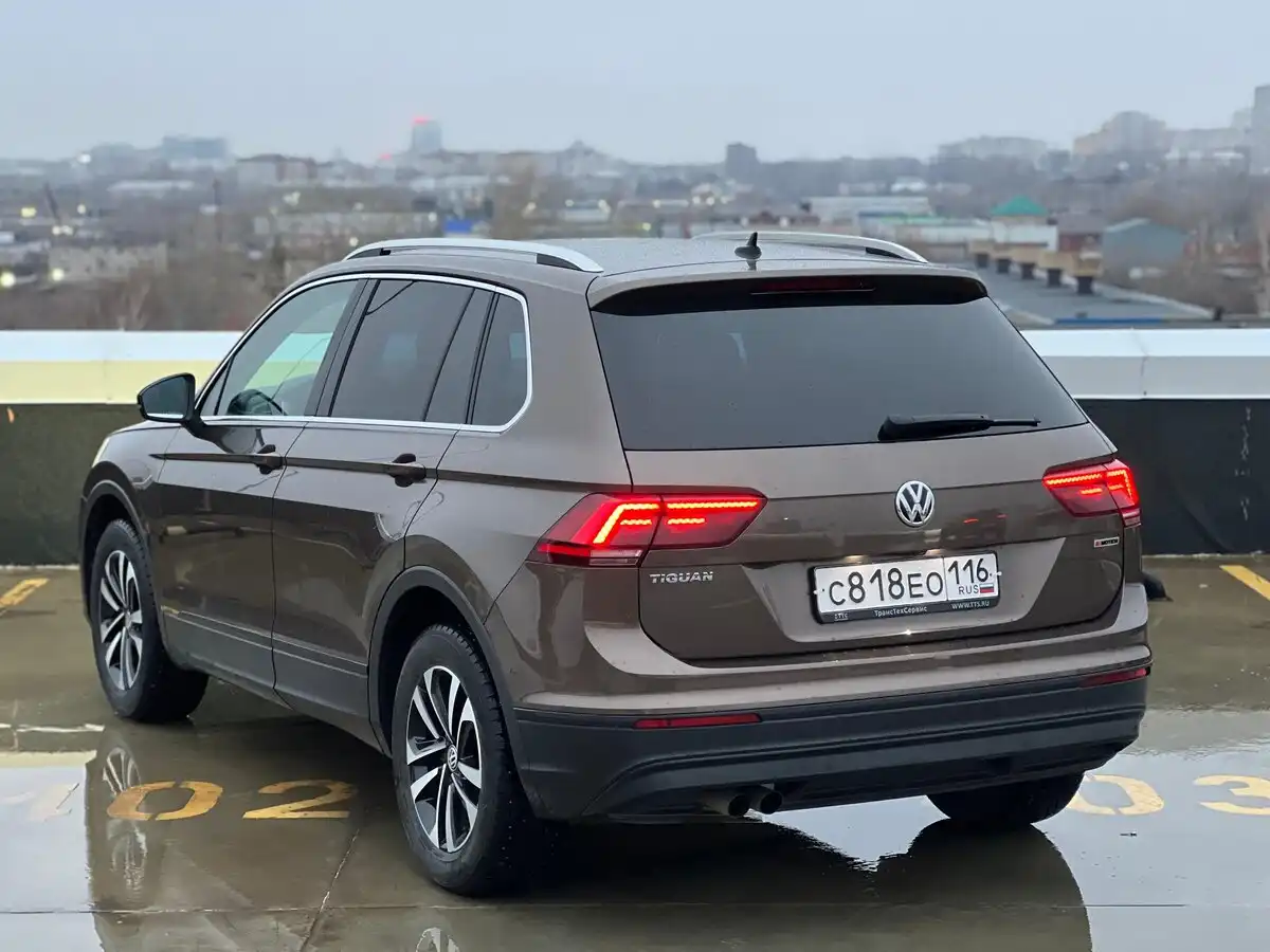 Фото автомобиля SKODA OCTAVIA, 2013 — госномер С818ЕО116. Цвет: ТЕМНО-БОРДОВЫЙ