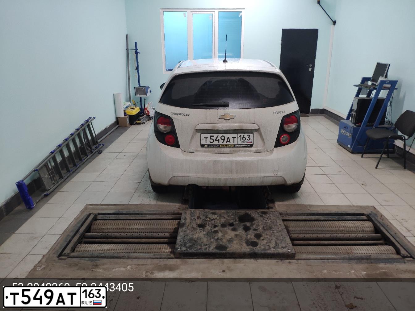 Фото автомобиля CHEVROLET AVEO, 2012 — госномер Т549АТ163. Цвет: Белый
