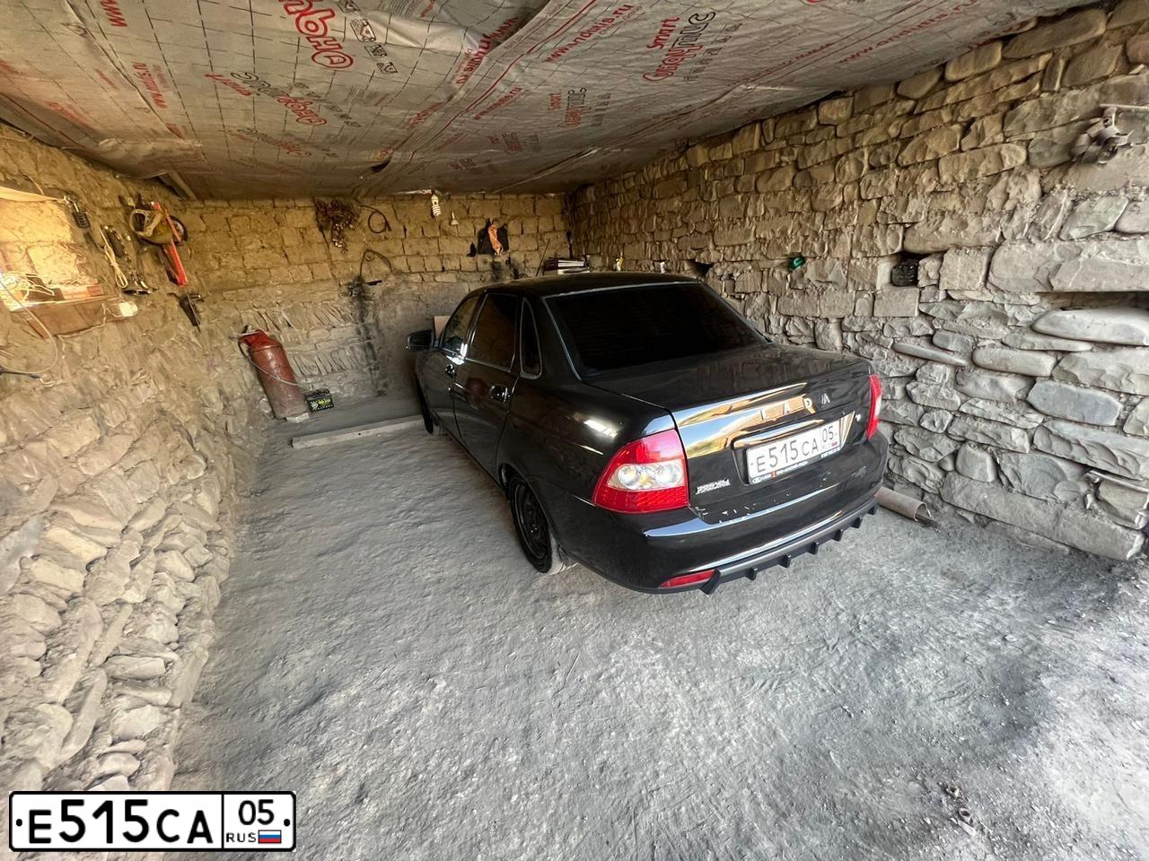 Фото автомобиля LADA 2170 PRIORA, 2010 — госномер Е515СА05. Цвет: Сине-Черный