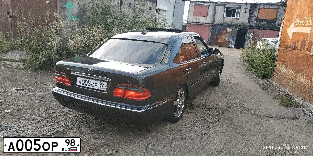 Фото автомобиля MERCEDES E-KLASSE, 2000 — госномер А005ОР98. Цвет: ЧЕРНЫЙ