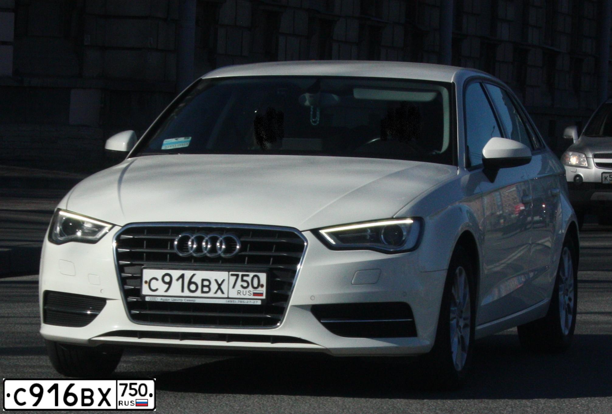 Фото автомобиля AUDI A3, 2013 — госномер С916ВХ750. Цвет: БЕЛЫЙ