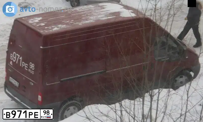 Фото автомобиля FORD TRANSIT, 2007 — госномер У599МР178. Цвет: ТЕМНО-КРАСНЫЙ