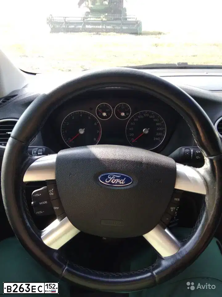 Фото автомобиля FORD FOCUS, 2006 — госномер В263ЕС152. Цвет: серебристый