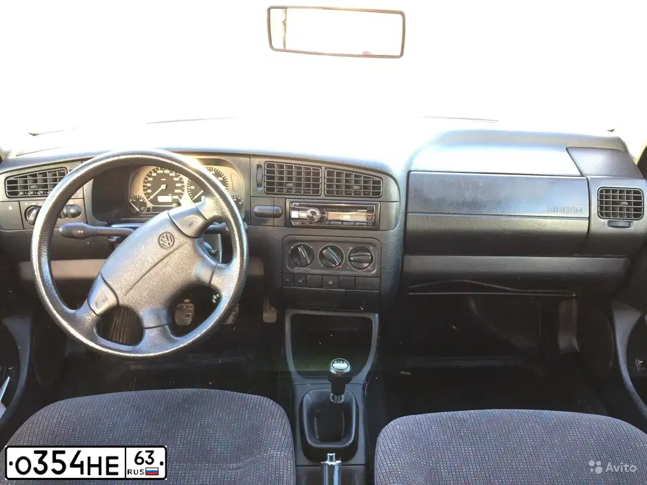 Фото автомобиля VOLKSWAGEN VENTO, 1995 — госномер О354НЕ63. Цвет: ТЕМНО-КРАСНЫЙ