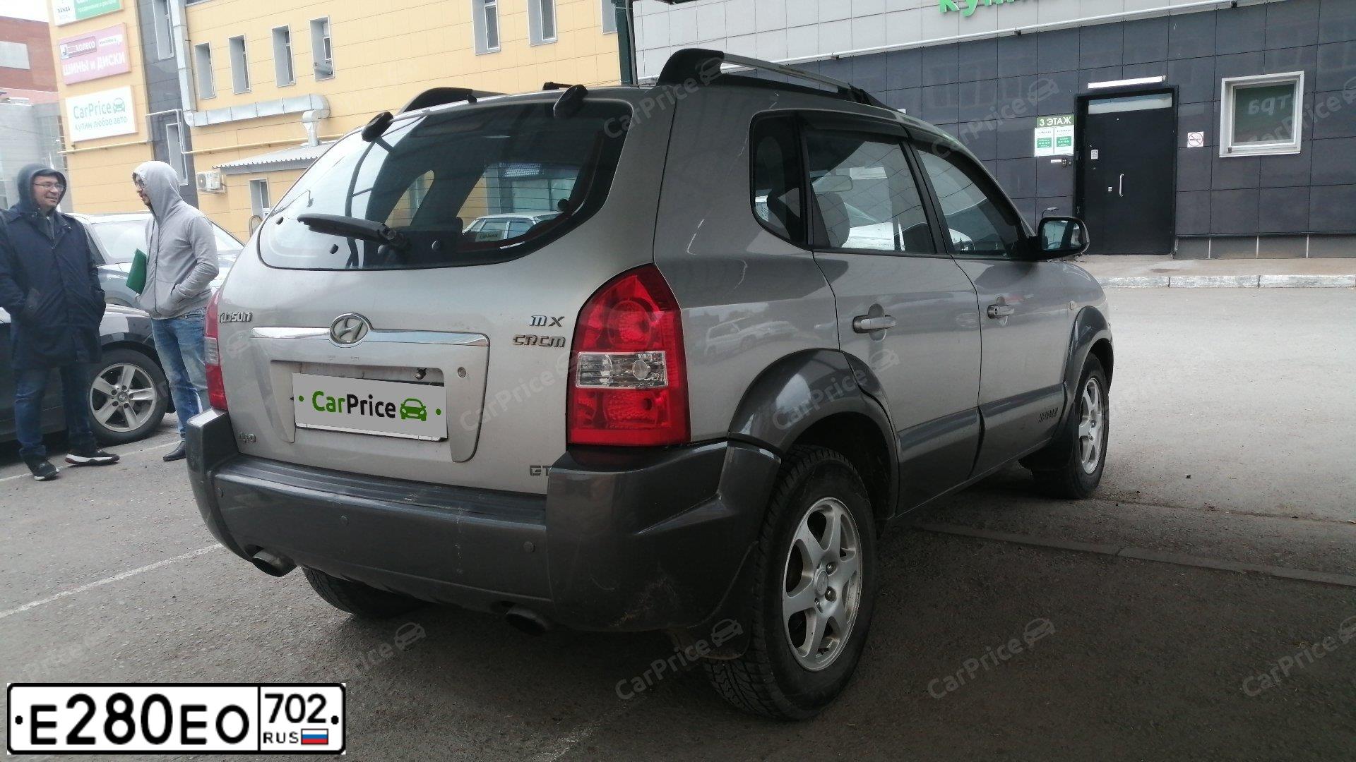 Фото автомобиля HYUNDAI TUCSON, 2005 — госномер Т446УР152. Цвет: СЕРЫЙ