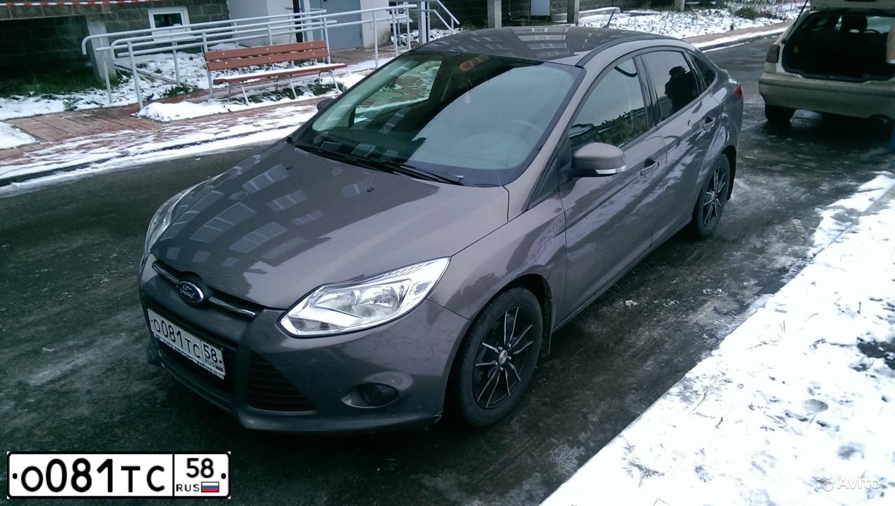 Фото автомобиля FORD FOCUS, 2013 — госномер О081ТС58. Цвет: СЕРО-КОРИЧНЕВЫЙ