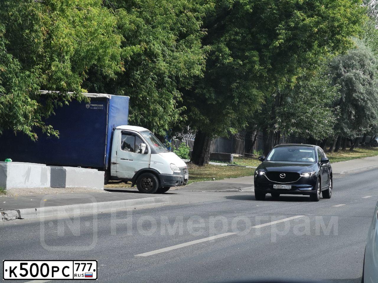 Фото автомобиля MAZDA CX-5, 2016 — госномер К500РС777. Цвет: КОРИЧНЕВЫЙ