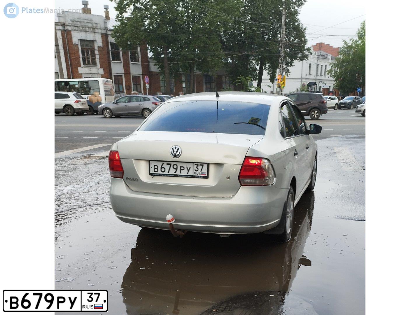 Фото автомобиля VOLKSWAGEN POLO, 2012 — госномер В679РУ37. Цвет: СЕРО-ЖЕЛТЫЙ