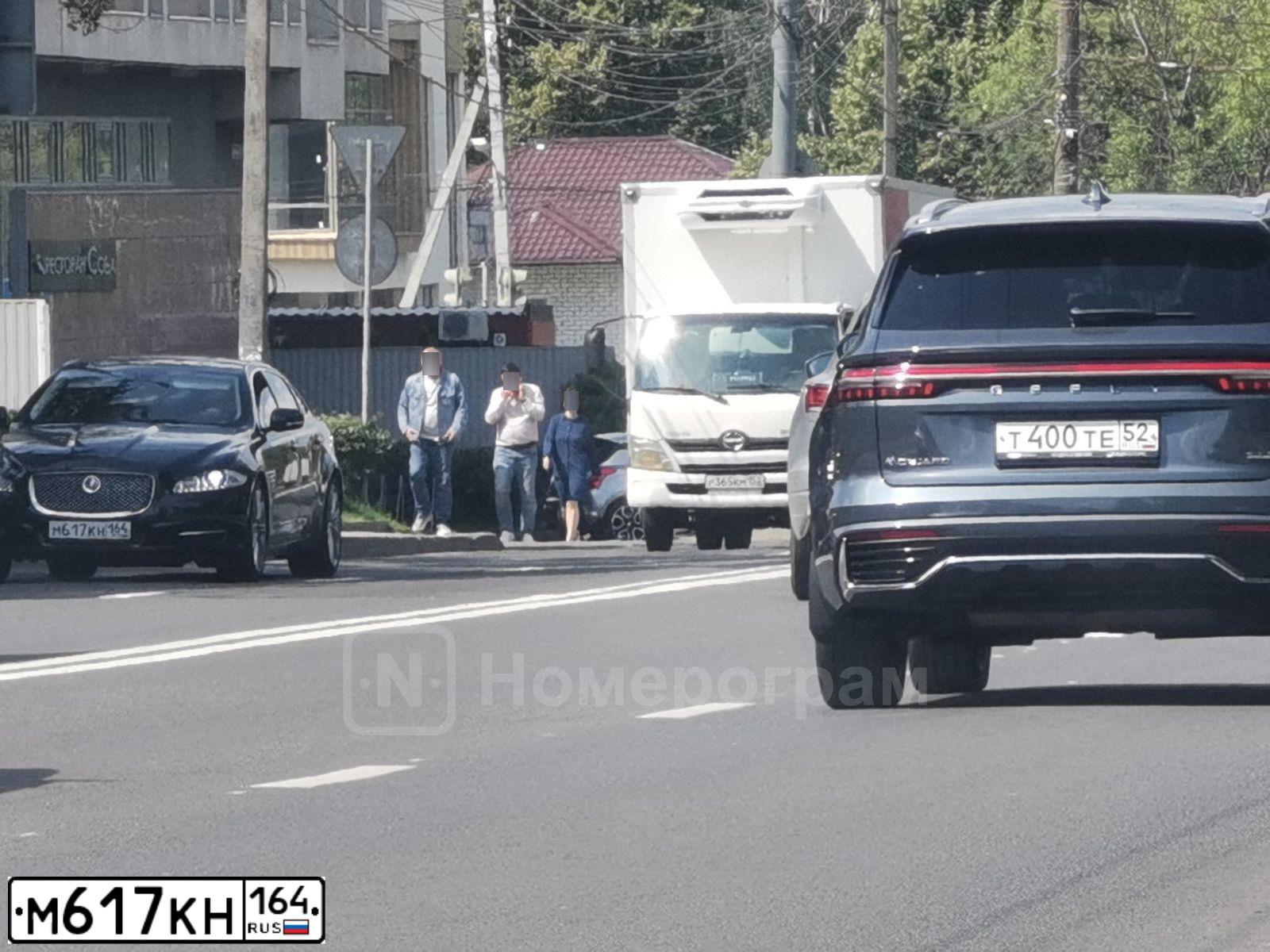 Фото автомобиля JAGUAR XJ-SERIE, 2013 — госномер М617КН164. Цвет: ЧЕРНЫЙ