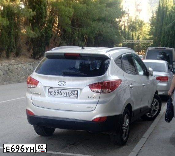Фото автомобиля HYUNDAI IX35, 2012 — госномер Е696УН82. Цвет: СЕРЕБРИСТЫЙ
