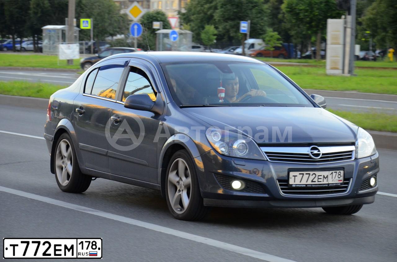 Фото автомобиля OPEL ASTRA, 2010 — госномер Т772ЕМ178. Цвет: СИНИЙ