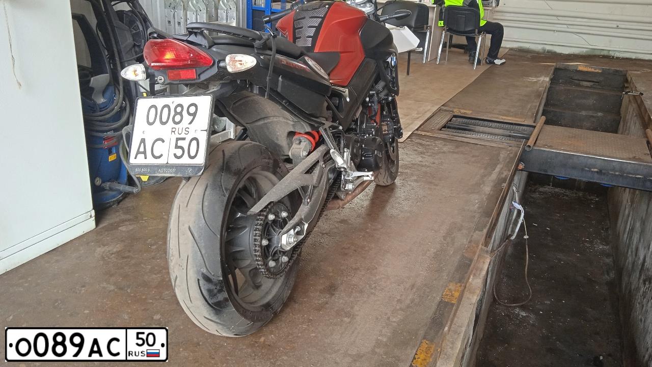 Фото автомобиля BMW БМВ F800R, 2014 — госномер О089АС50. Цвет: ОРАНЖЕВЫЙ
