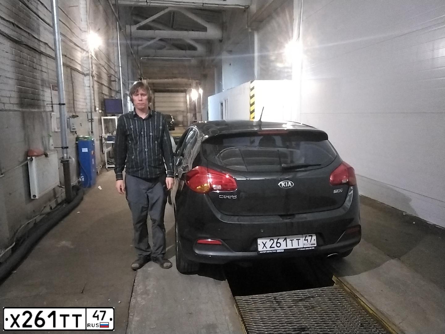 Фото автомобиля KIA CEE'D, 2013 — госномер С407ЕС198. Цвет: ЧЕРНЫЙ ПЕРЛАМУТР
