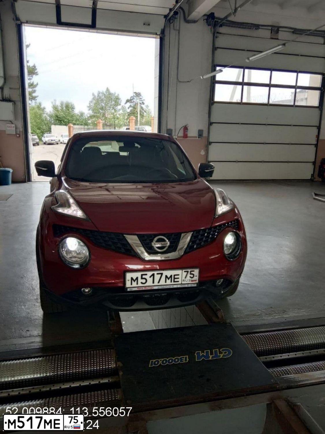 Фото автомобиля NISSAN JUKE, 2015 — госномер М517МЕ75. Цвет: КРАСНЫЙ