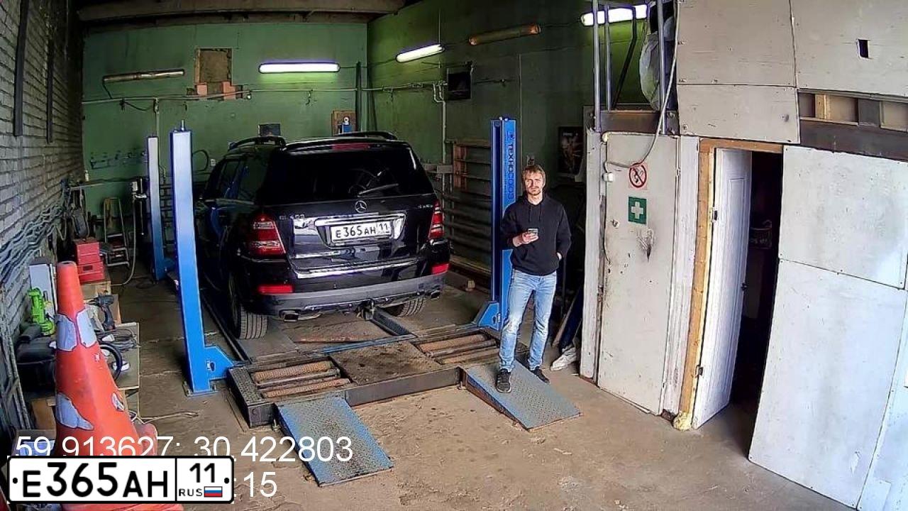 Фото автомобиля MERCEDES GL-KLASSE, 2006 — госномер М035СК198. Цвет: ЧЕРНЫЙ