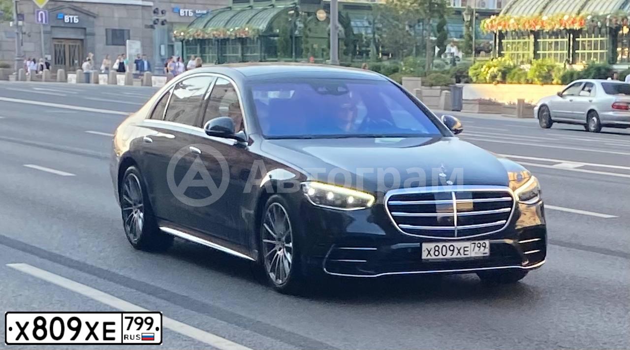 Фото автомобиля MERCEDES-BENZ S350, 2020 — госномер В952КР977. Цвет: синий