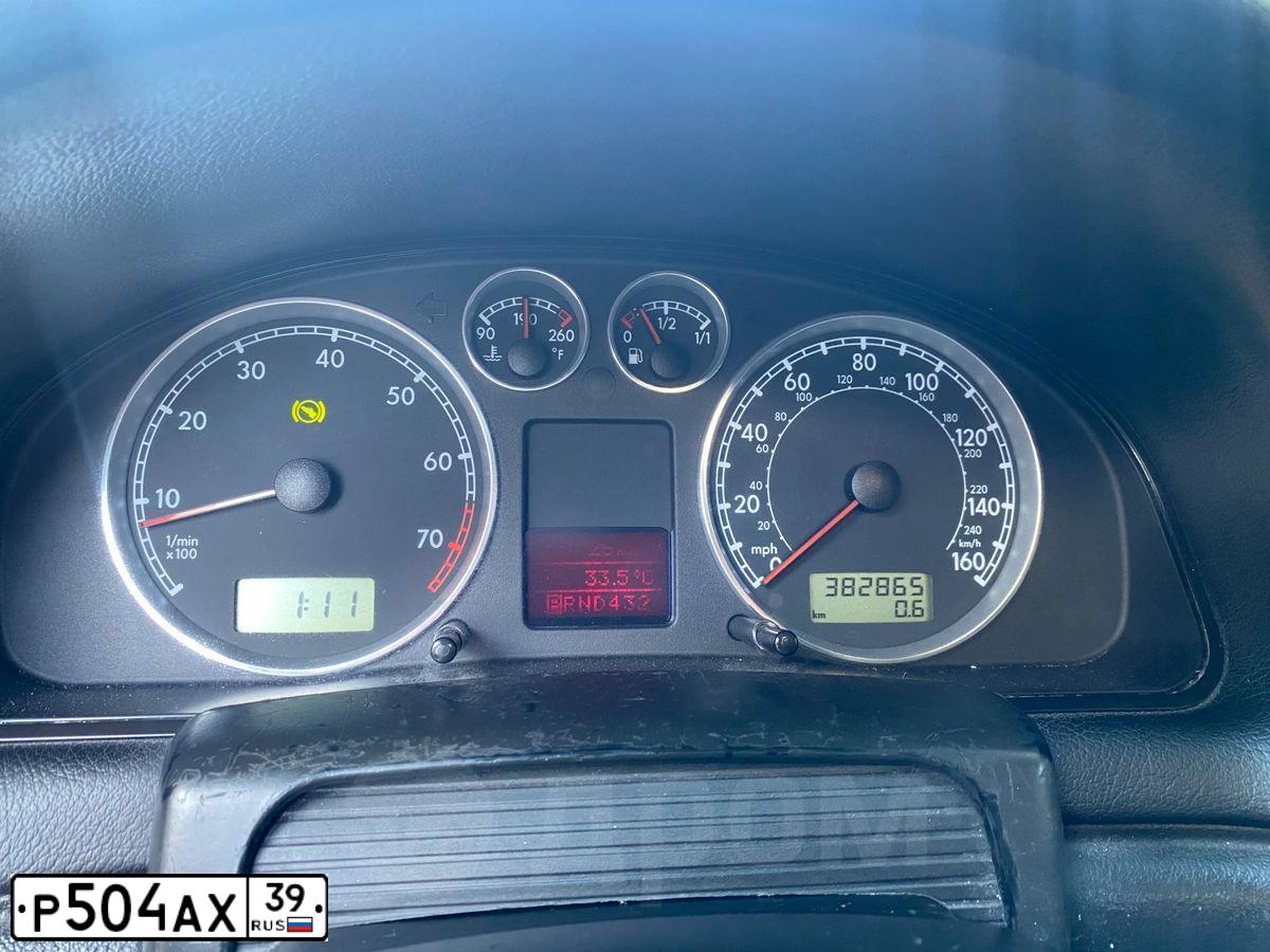 Фото автомобиля VOLKSWAGEN PASSAT, 2003 — госномер Т599НА39. Цвет: Серебристый