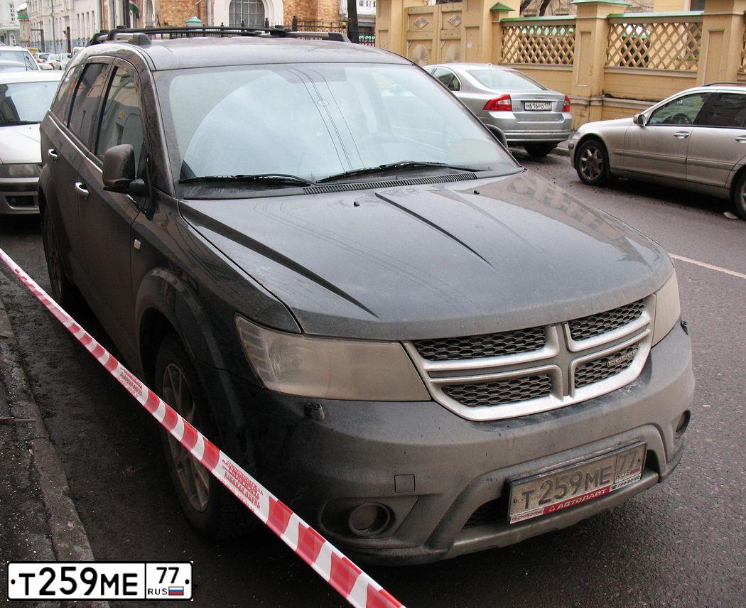 Фото автомобиля DODGE JOURNEY, 2011 — госномер А394УЕ790. Цвет: ЧЕРНЫЙ