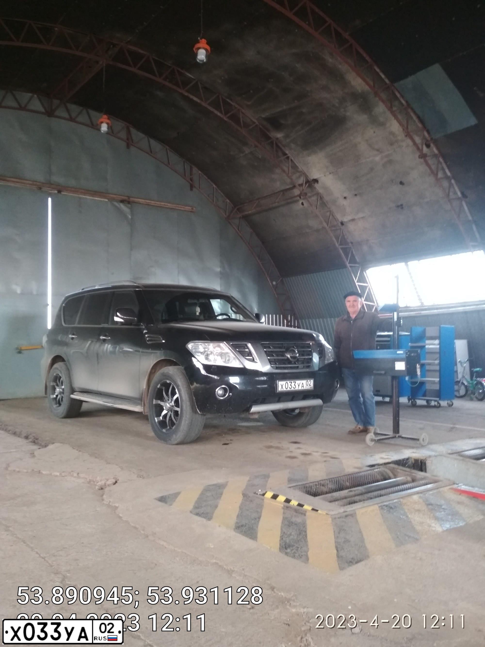 Фото автомобиля NISSAN PATROL, 2012 — госномер В555РО102. Цвет: ЧЕРНЫЙ