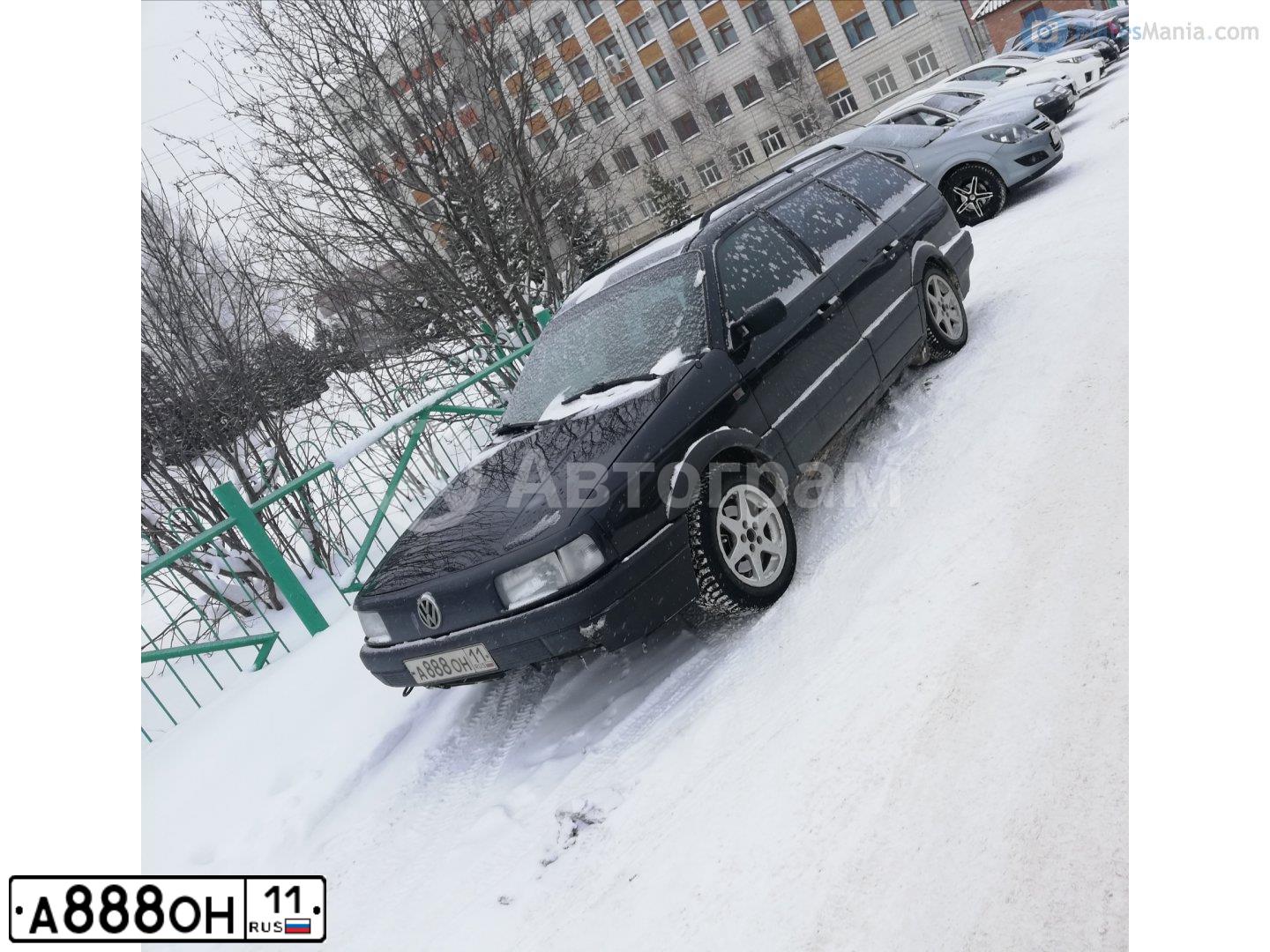 Фото автомобиля VOLKSWAGEN PASSAT, 1992 — госномер А888ОН11. Цвет: СИНИЙ