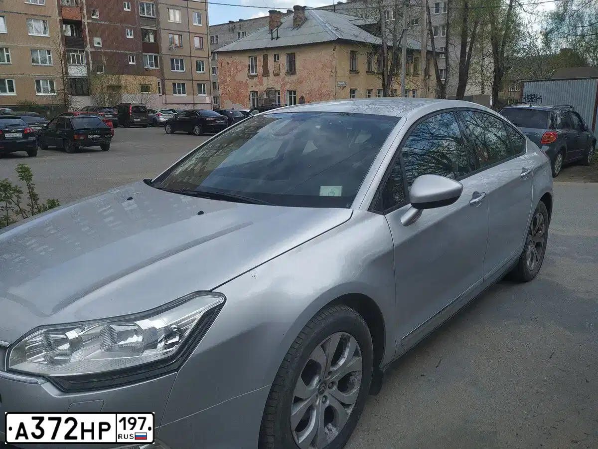 Фото автомобиля CITROEN C5, 2011 — госномер С560МН797. Цвет: СЕРЕБРИСТЫЙ