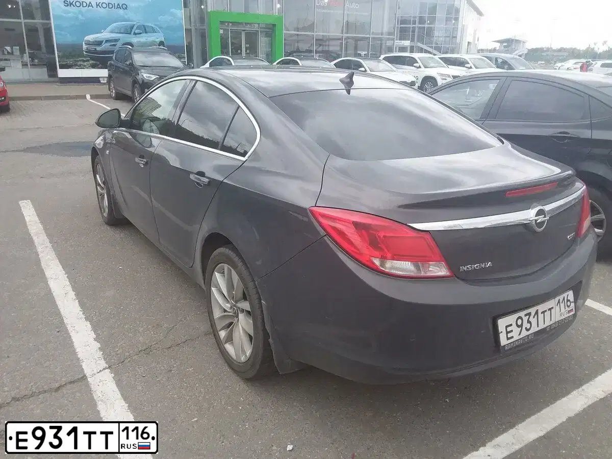 Фото автомобиля OPEL INSIGNIA, 2013 — госномер Р352МУ716. Цвет: СЕРЫЙ