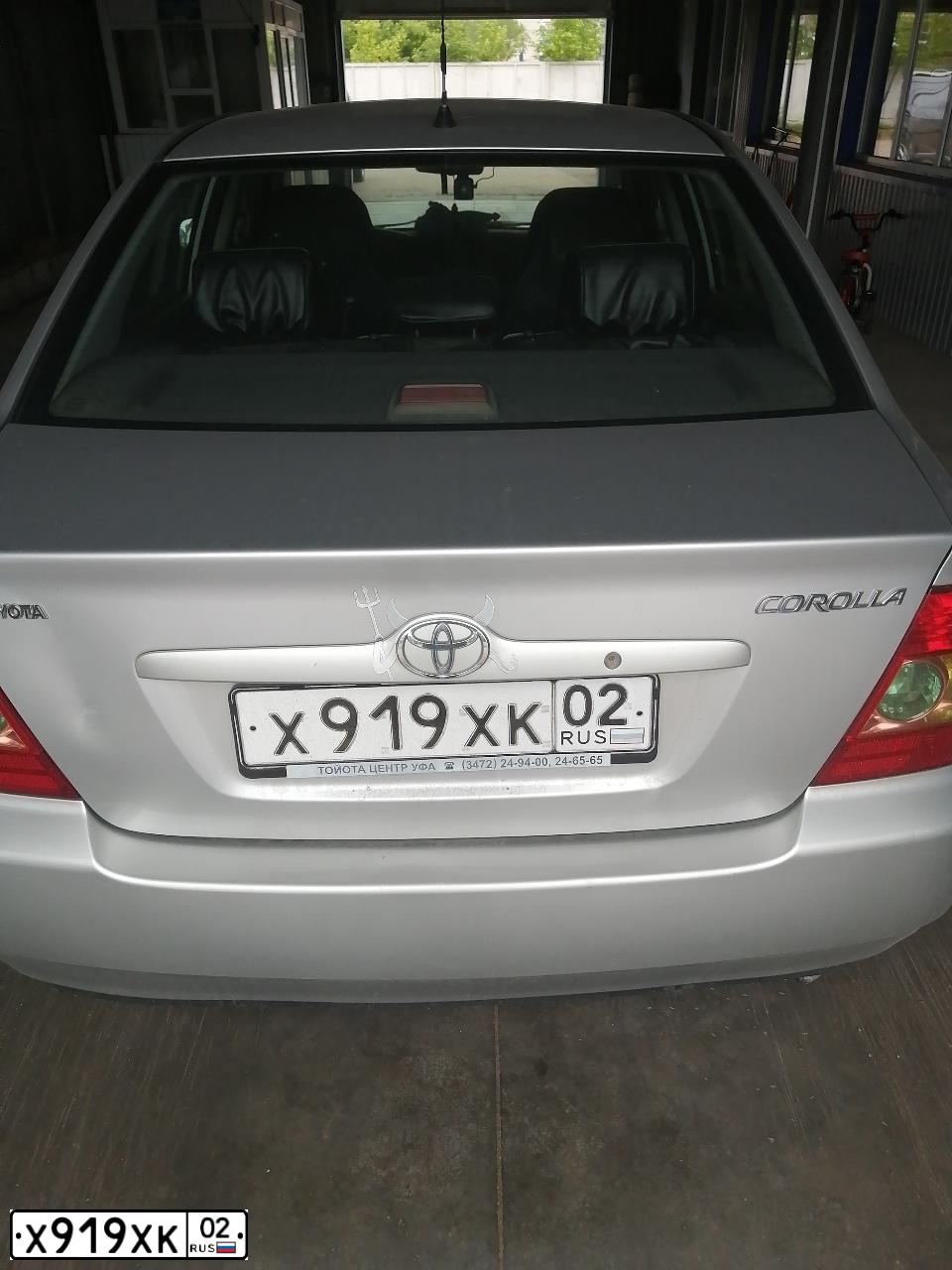 Фото автомобиля TOYOTA COROLLA, 2006 — госномер Х919ХК02. Цвет: СЕРЕБРИСТЫЙ