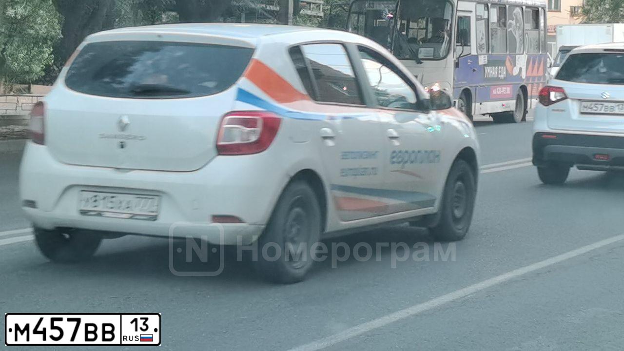 Фото автомобиля LADA 2172 PRIORA, 2010 — госномер М457ВВ13. Цвет: Серебристый
