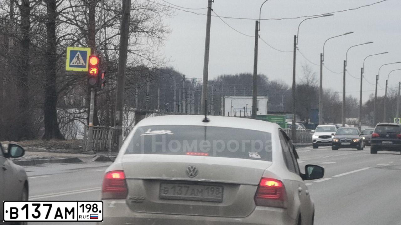 Фото автомобиля VOLKSWAGEN POLO, 2018 — госномер В137АМ198