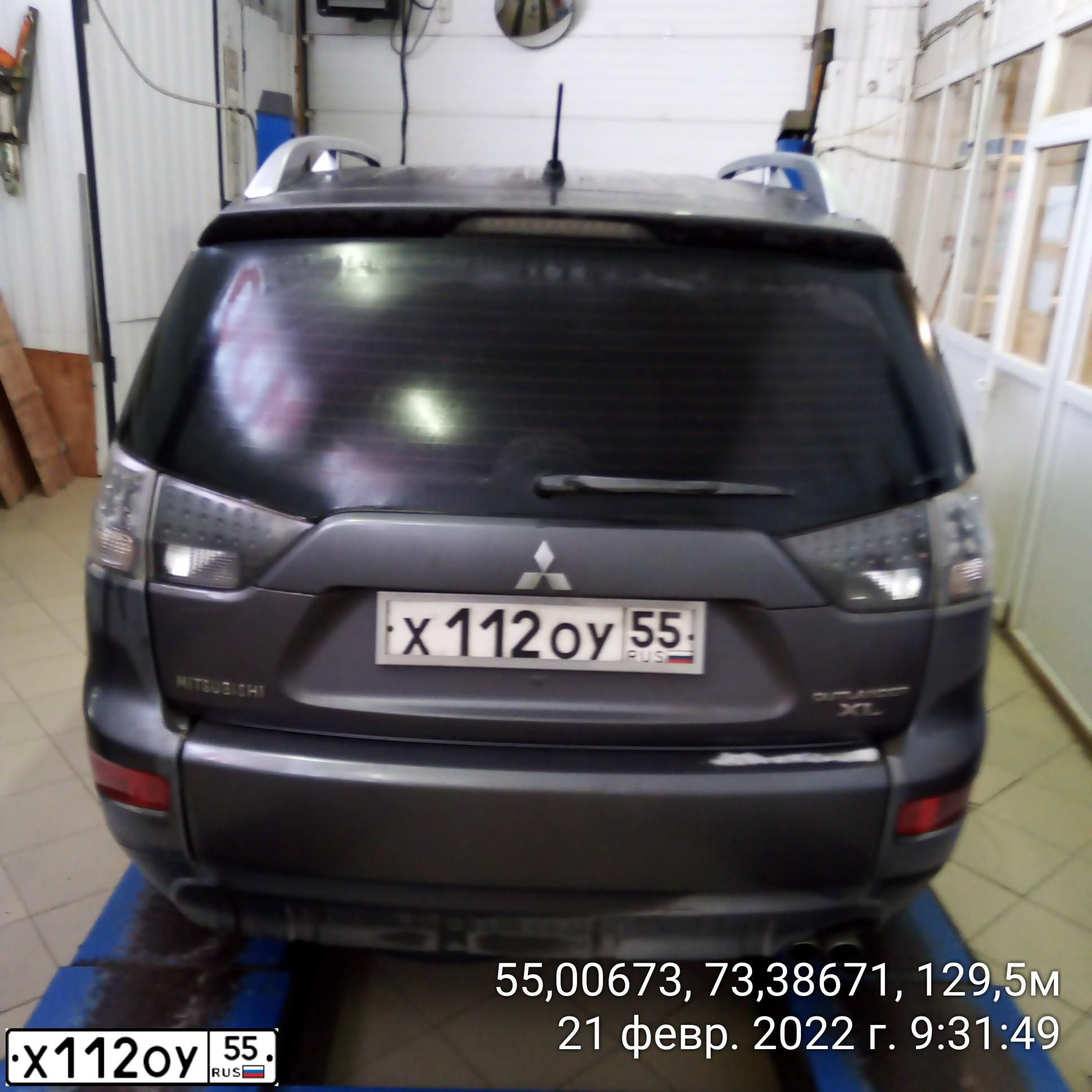 Фото автомобиля MITSUBISHI OUTLANDER, 2008 — госномер М353АР163. Цвет: СЕРЫЙ