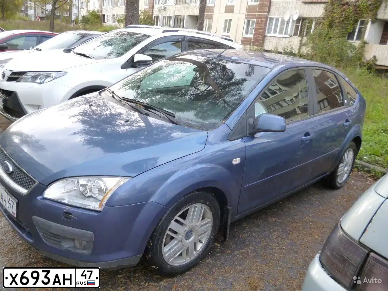 Фото автомобиля FORD FOCUS, 2005 — госномер М856ОУ60. Цвет: синий