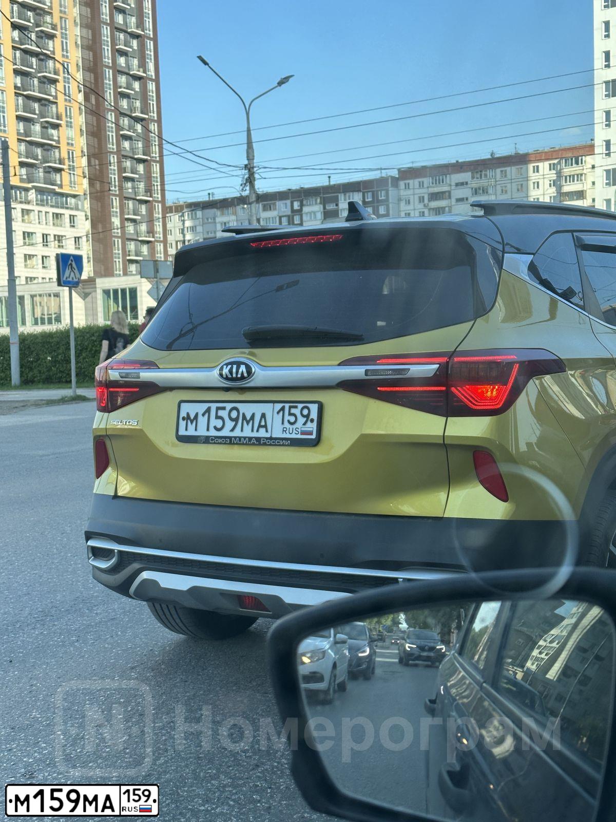 Фото автомобиля KIA SELTOS, 2020 — госномер М159МА159. Цвет: ЖЕЛТЫЙ