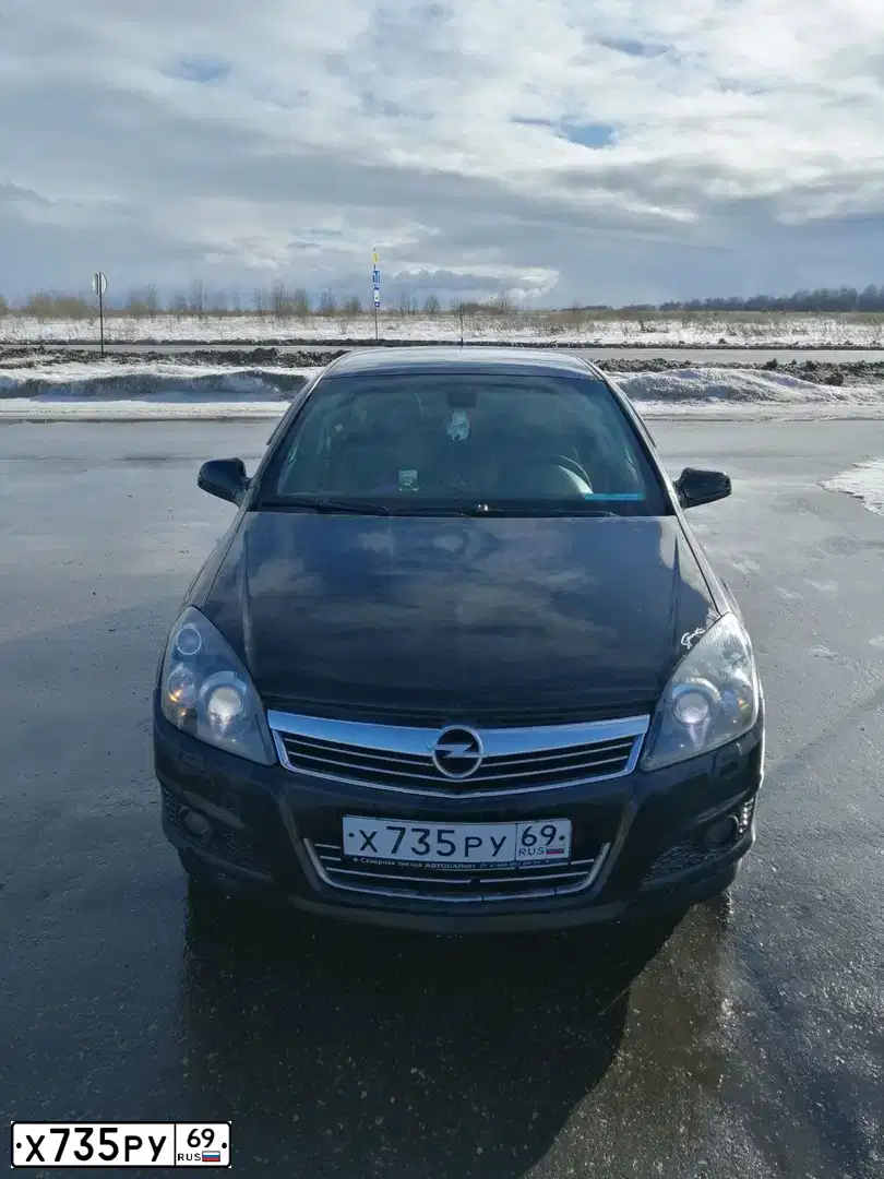 Фото автомобиля OPEL ASTRA, 2011 — госномер С594СЕ190. Цвет: ЧЕРНЫЙ