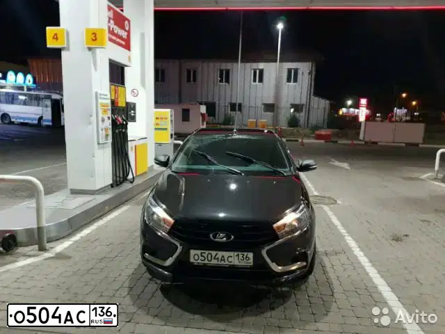 Фото автомобиля LADA VESTA, 2017 — госномер О504АС136. Цвет: ЧЕРНЫЙ