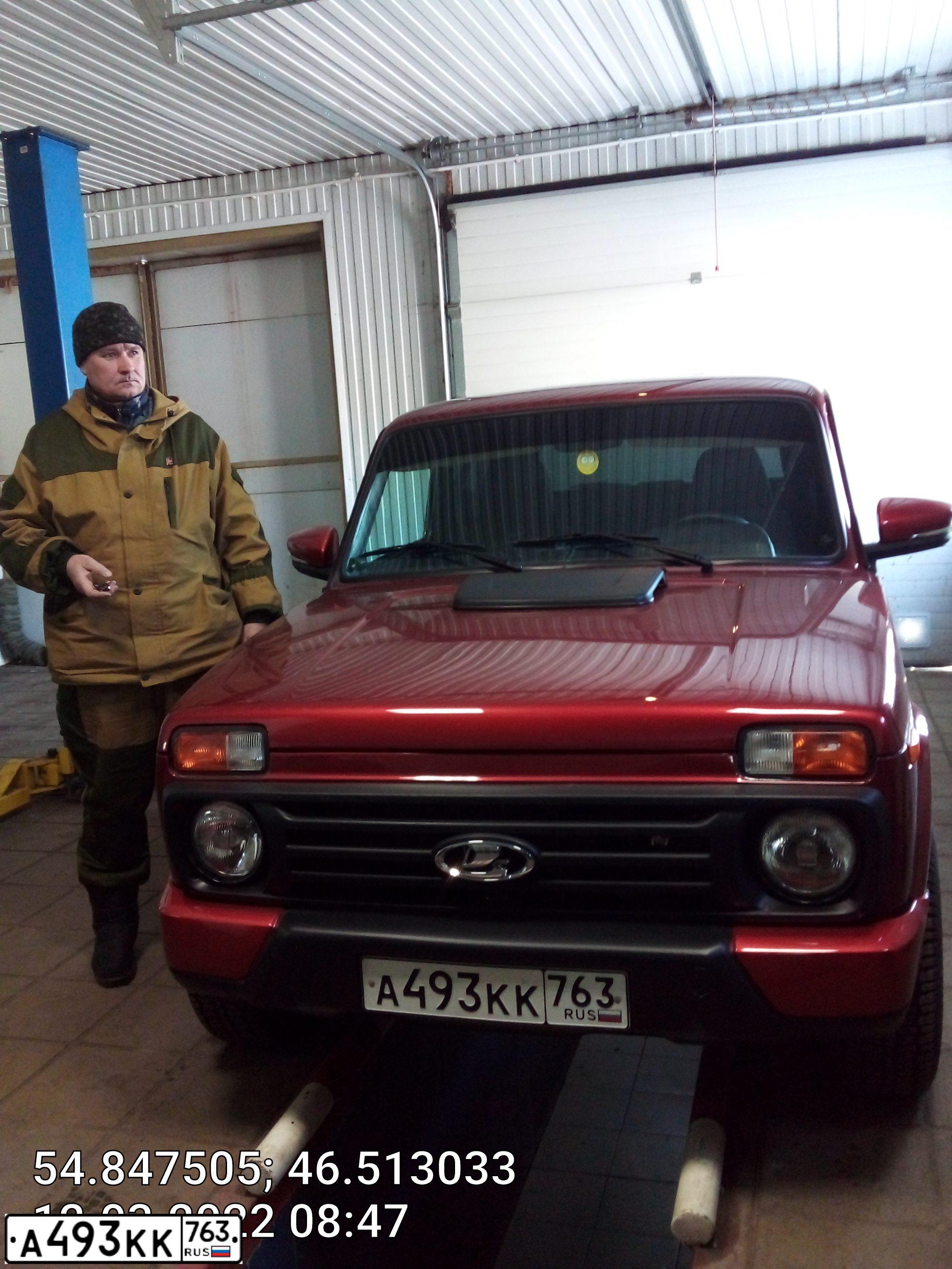 Фото автомобиля LADA 2121 NIVA, 2017 — госномер К298ХЕ21. Цвет: Красный