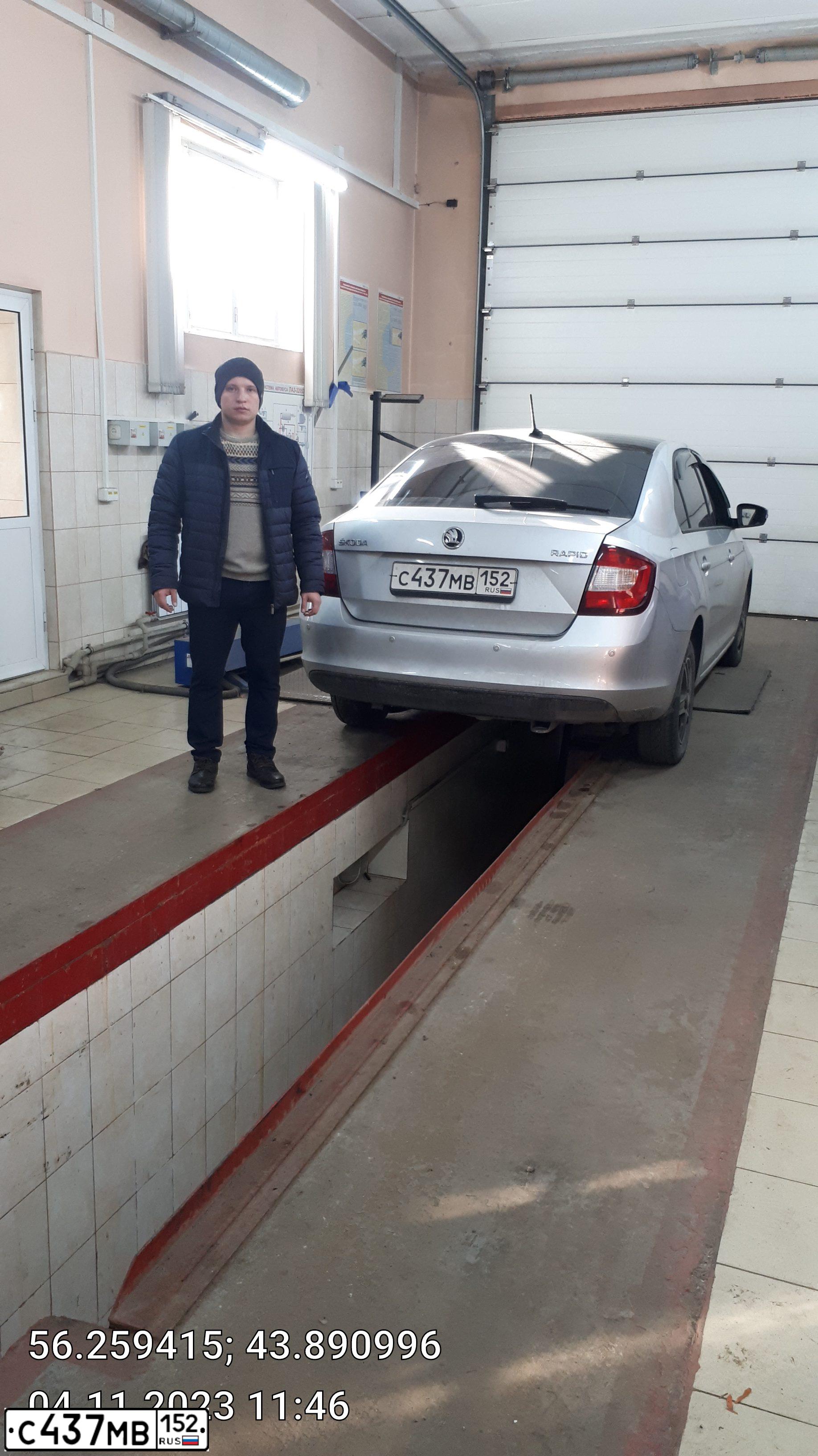 Фото автомобиля ШКОДА РАПИД, 2019 — госномер А145ВС252. Цвет: СЕРЕБРИСТЫЙ