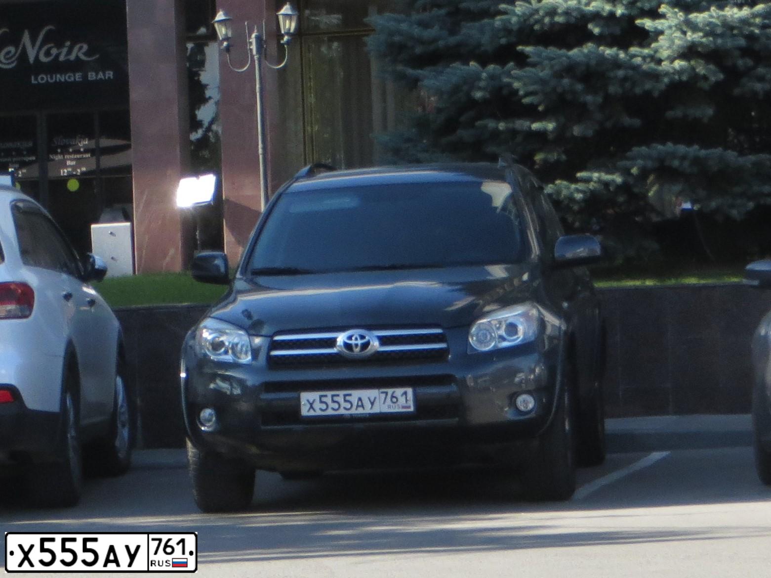 Фото автомобиля BMW 530D XDRIVE 39АН, 2020 — госномер Х555АУ761. Цвет: СЕРЫЙ
