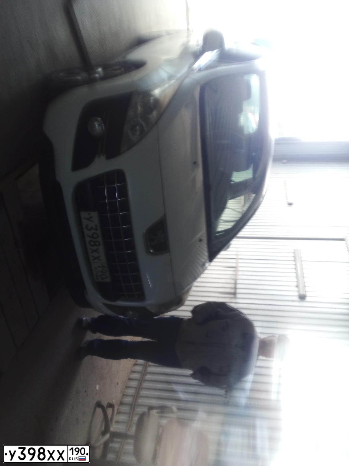 Фото автомобиля PEUGEOT 3008, 2012 — госномер Х112АС71