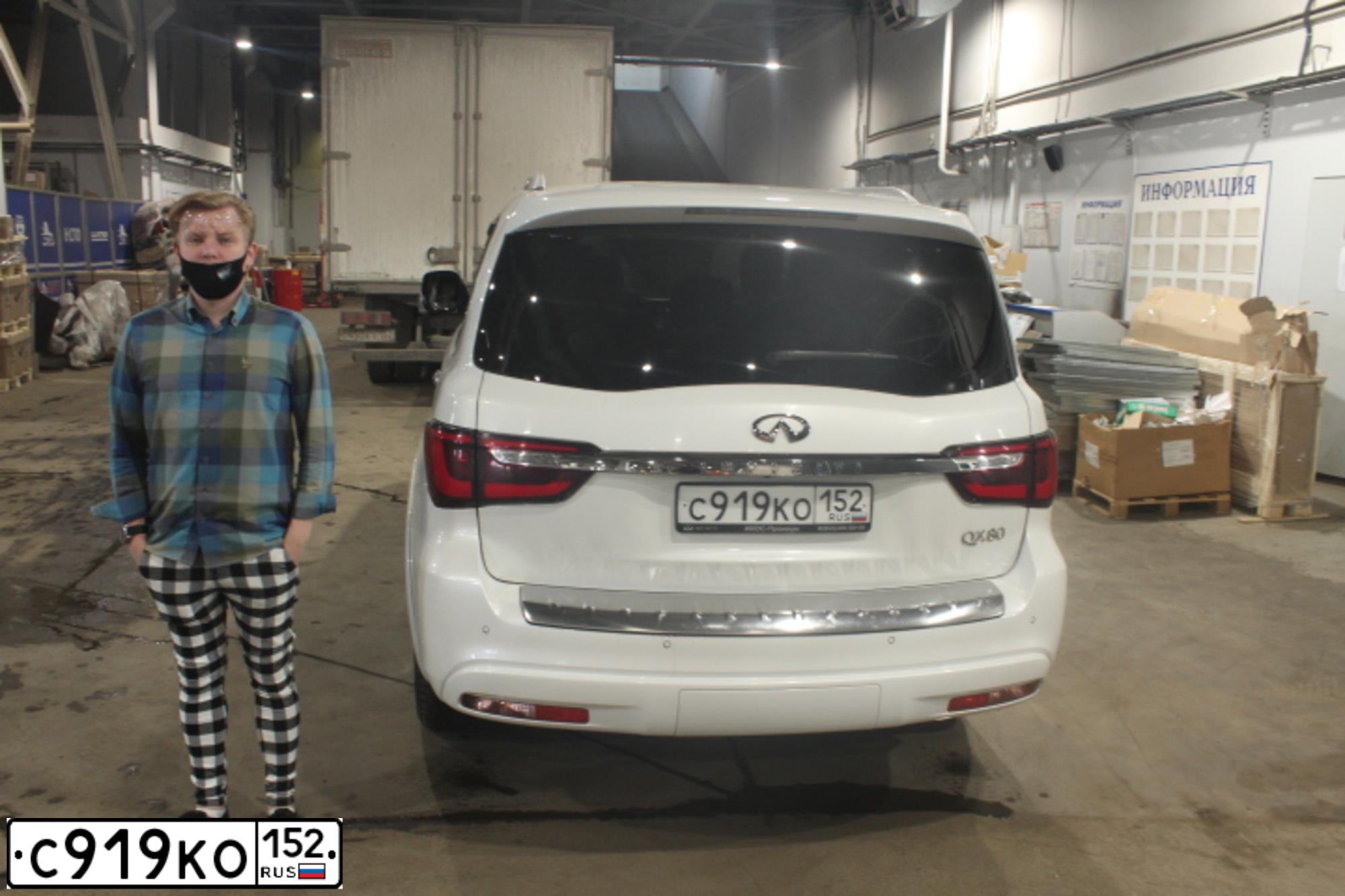 Фото автомобиля INFINITI QX80 /QX56/, 2018 — госномер О217ТМ196. Цвет: БЕЛЫЙ