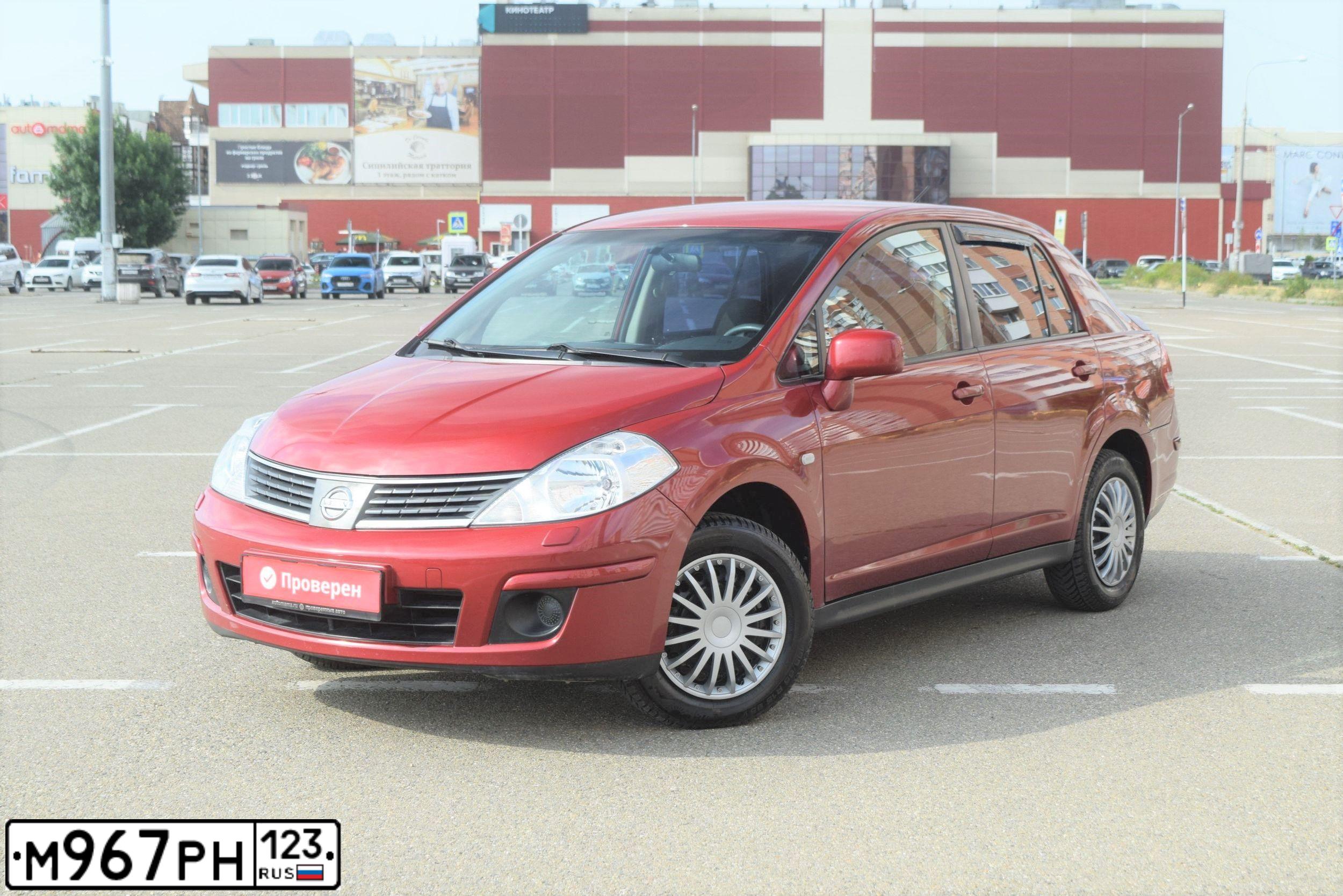 Фото автомобиля NISSAN TIIDA, 2010 — госномер М967РН123. Цвет: Красный