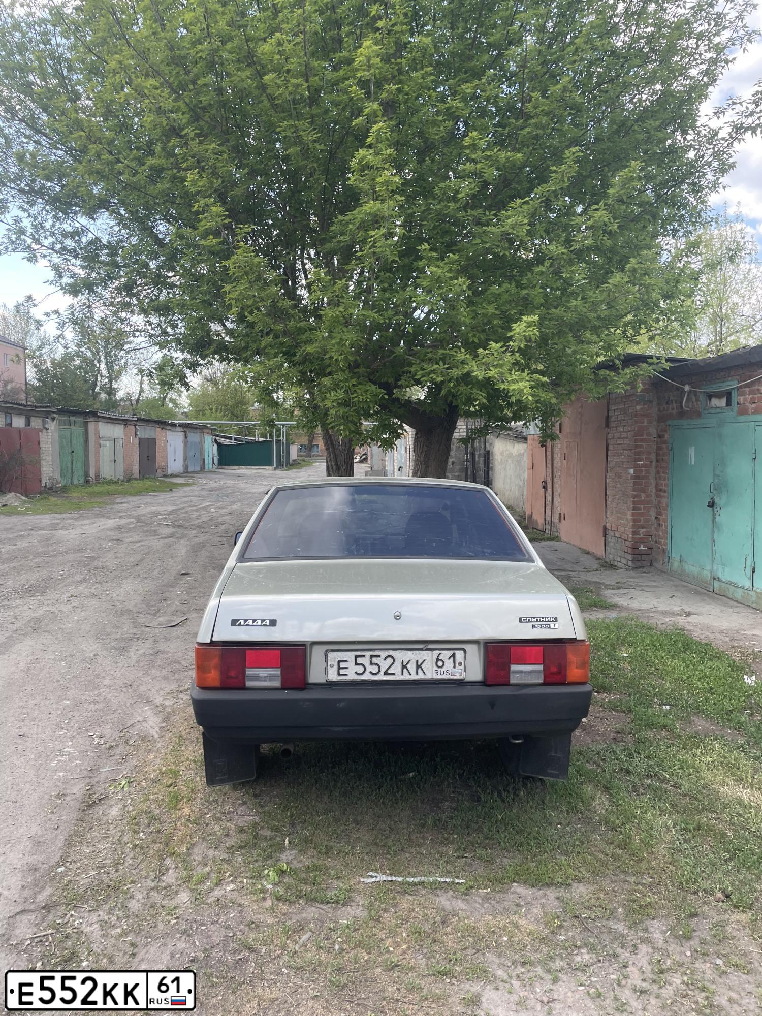 Фото автомобиля LADA 2109 SAMARA, 2000 — госномер Е552КК61. Цвет: СЕРО-ЗЕЛЕНЫЙ