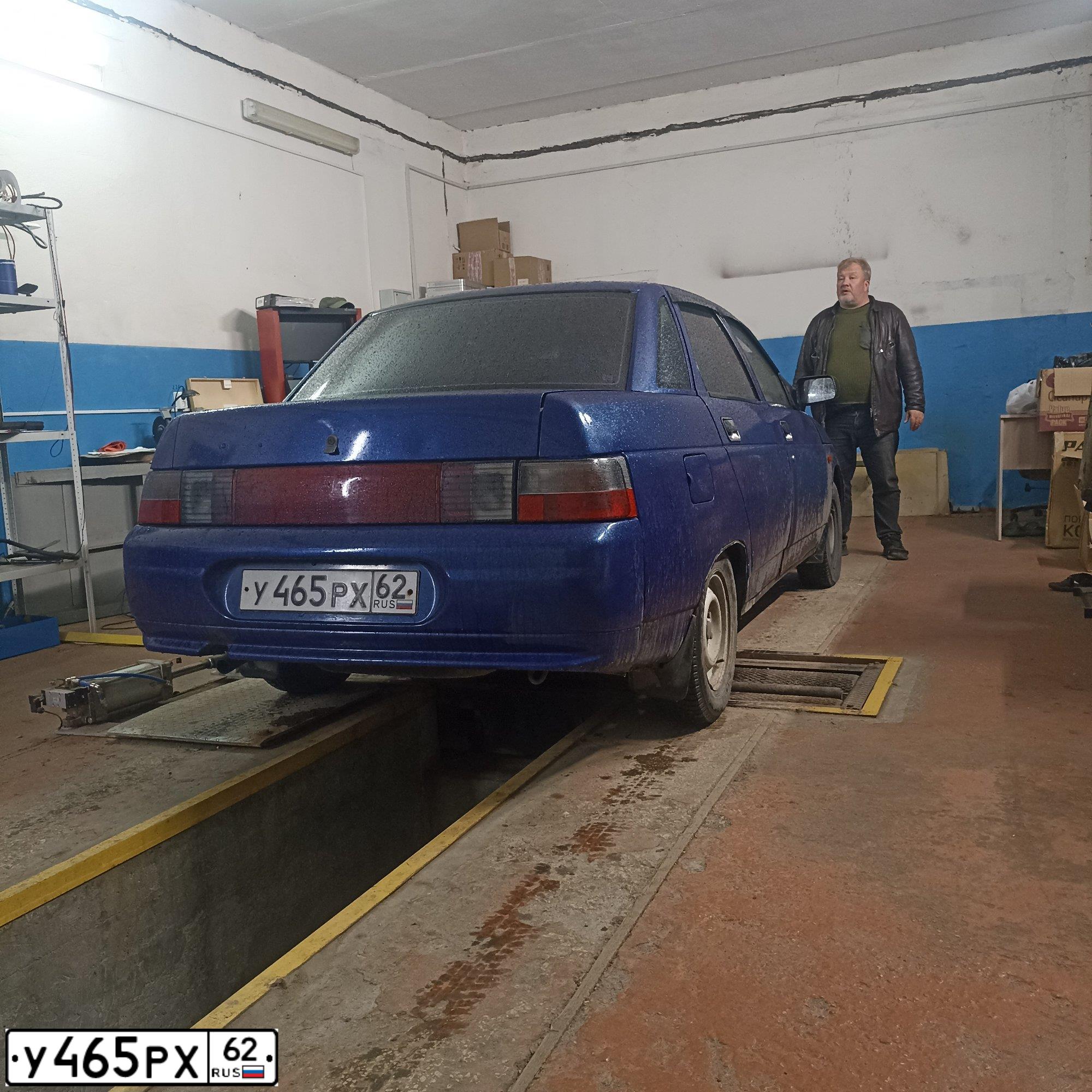 Фото автомобиля LADA 2110, 2003 — госномер У465РХ62. Цвет: СЕРЕБРИСТЫЙ ЯРКО-СИНИЙ