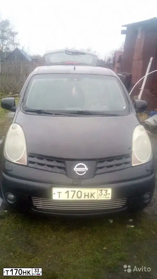 Фото автомобиля NISSAN NOTE, 2006 — госномер Т170НК33. Цвет: ЧЕРНЫЙ