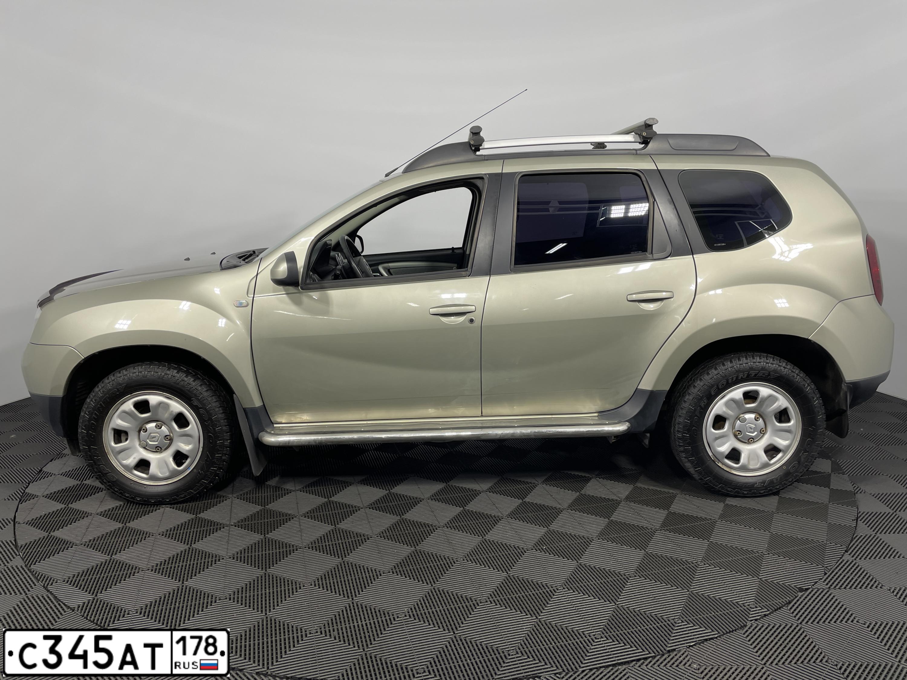 Фото автомобиля RENAULT DUSTER, 2014 — госномер С345АТ178. Цвет: БЕЖЕВЫЙ