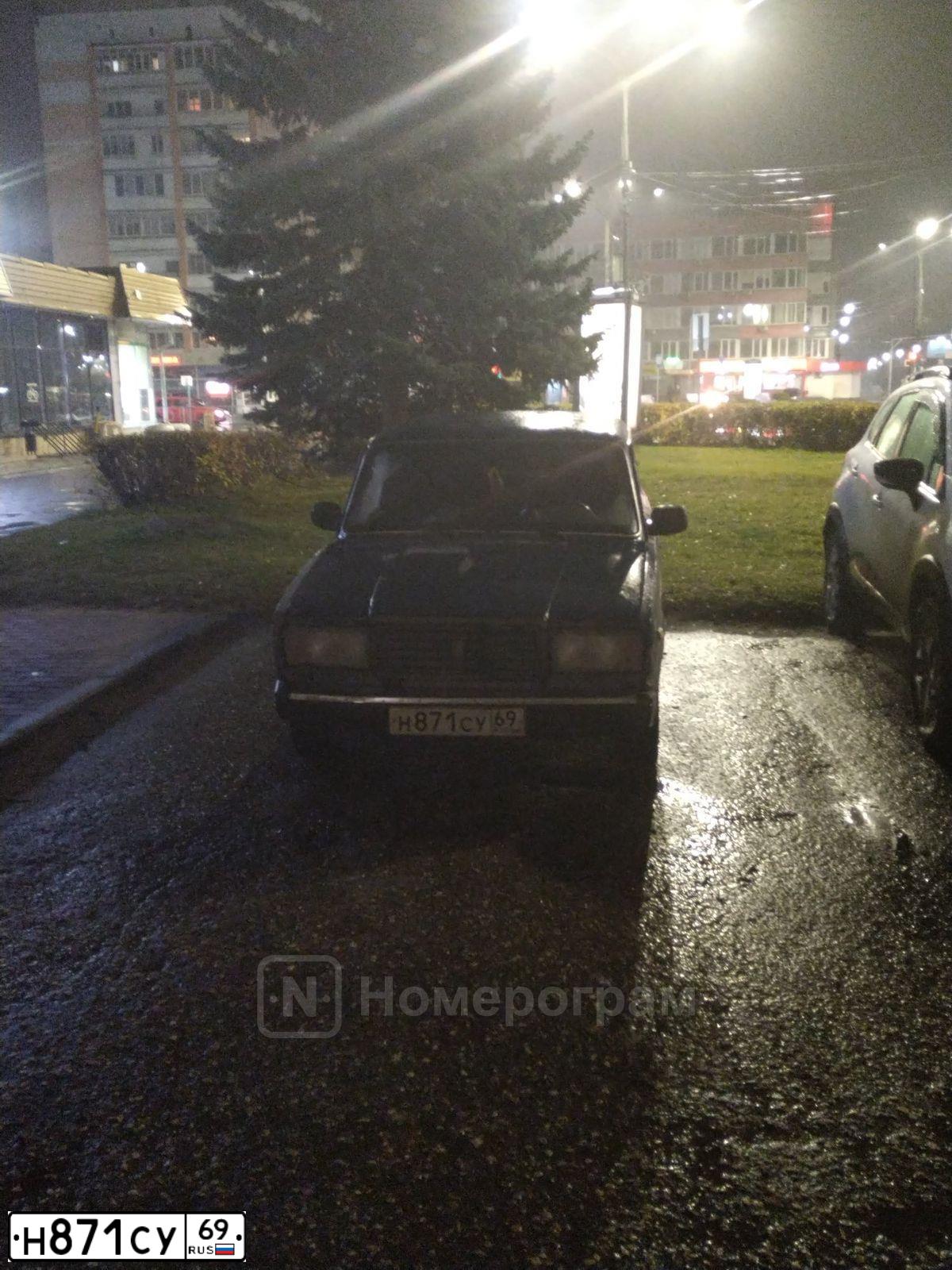 Фото автомобиля LADA 2107 LADA, 2008 — госномер Н871СУ69. Цвет: ТЕМНО-СИНИЙ